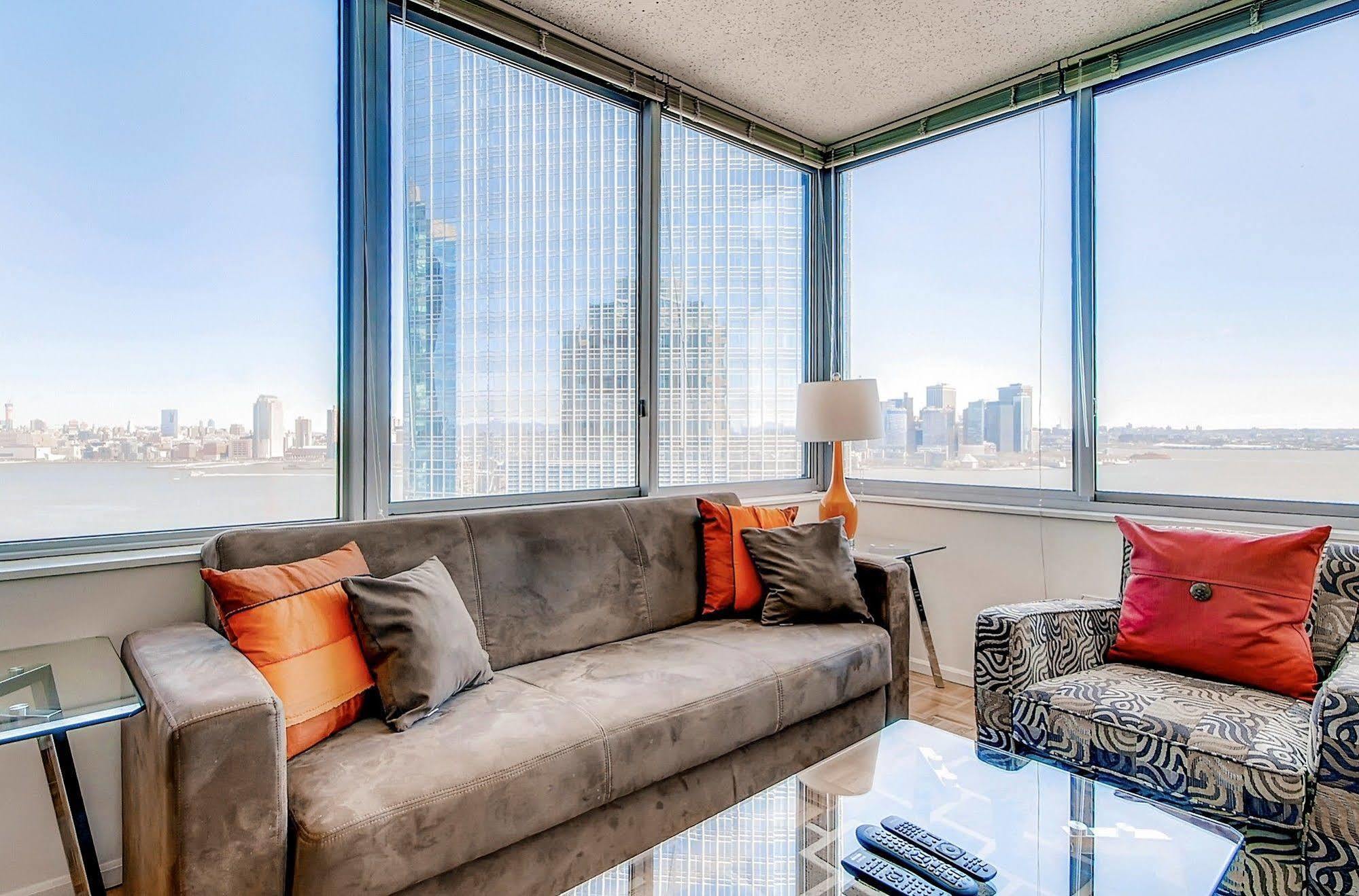 Global Luxury Suites At Exchange Jersey City Exterior photo